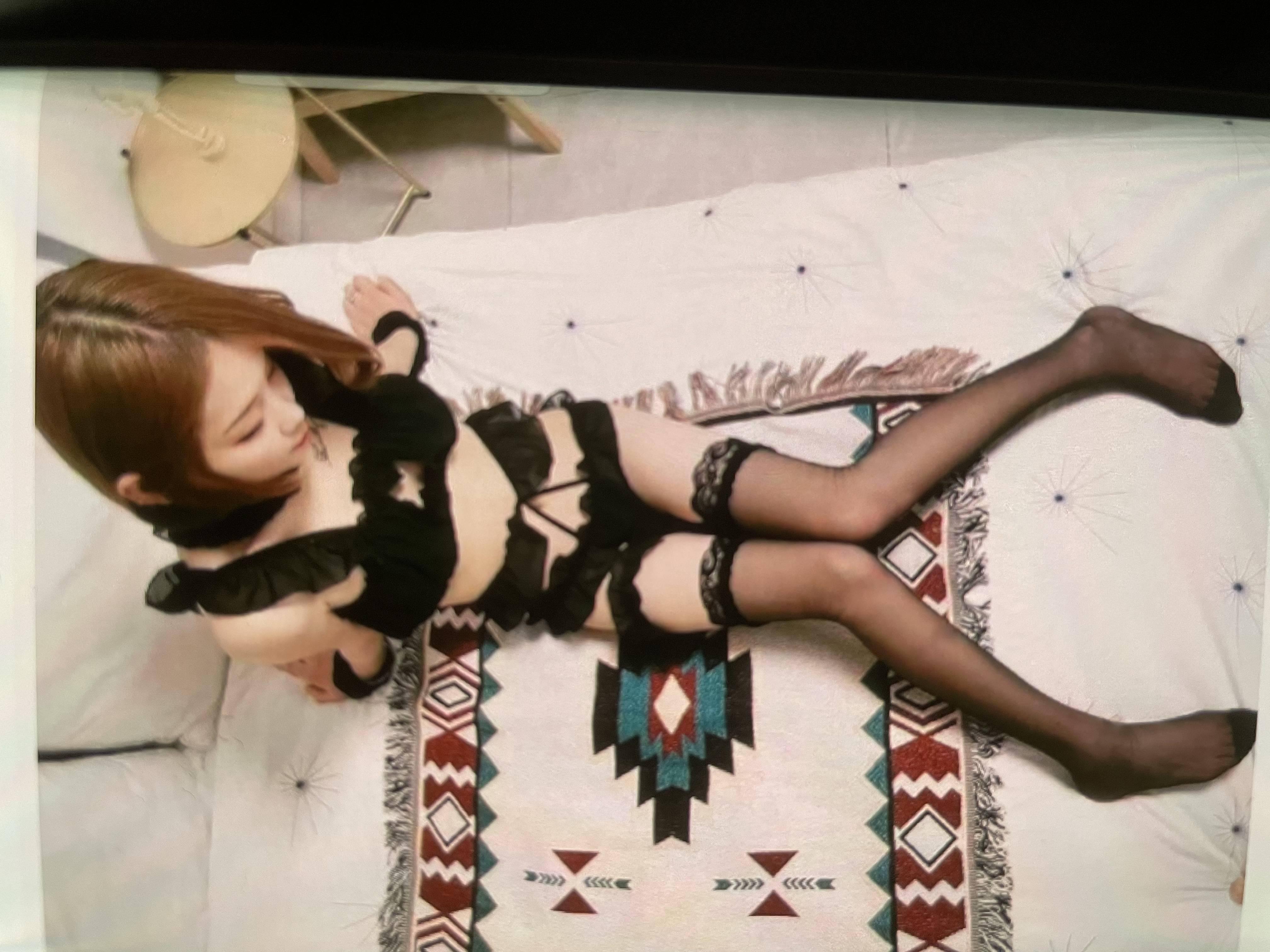 00后三点粉小嫩妹